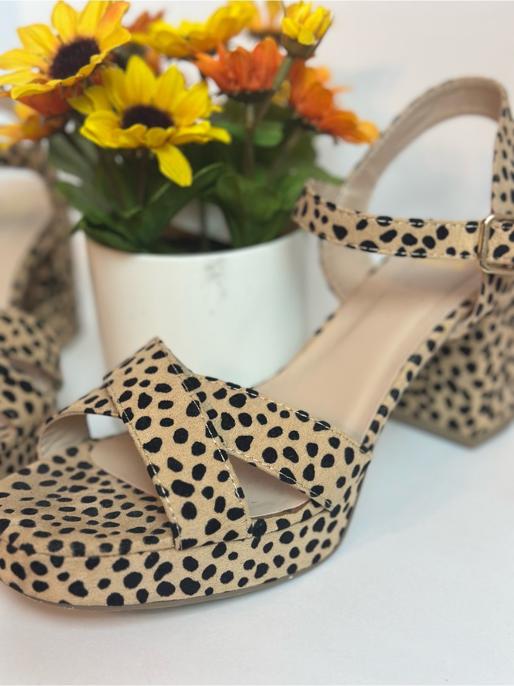 Women's D Beige Leopard Print Block Heel Sandals